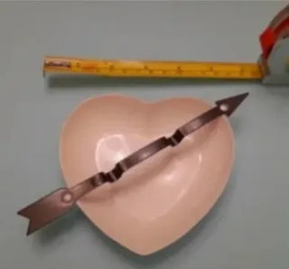 Cenicero Metálico Corazón Flecha