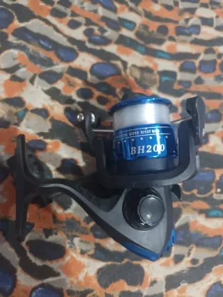 Carrete de pesca BH 200 color azul