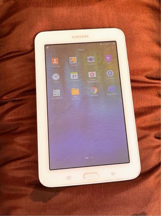 Tablet Samsung Blanca con Cargador