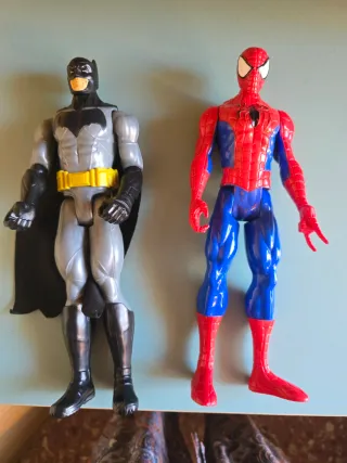 Figuras Spiderman y Batman