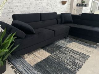 Sofá-rinconera en negro terciopelo