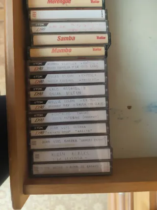 Lote de Cintas de Cassette Antiguas 40 casettes