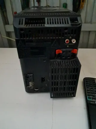 Mini cadena JVC negra con mando