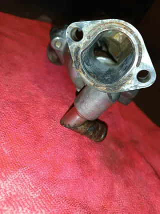 Caja de agua Nissan Primera 2.0TD