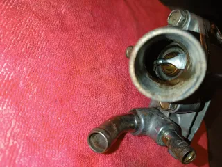 Caja de agua Nissan Primera 2.0TD