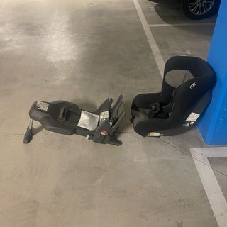 Silla coche Isofix con base y pata. Original Audi