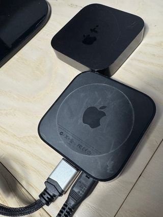 2 Apple TV (sin mandos)