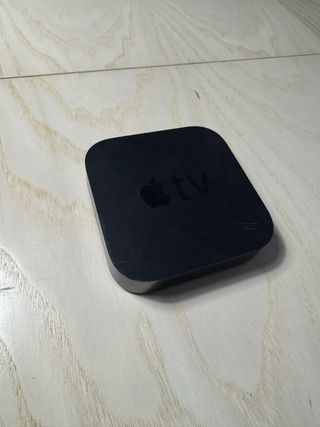 2 Apple TV (sin mandos)