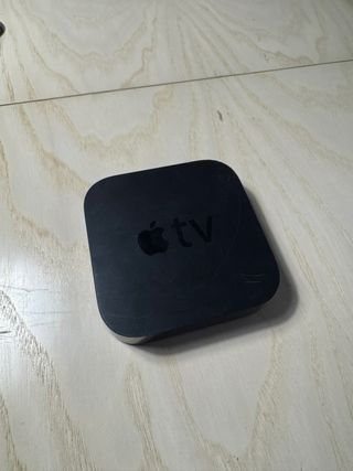 2 Apple TV (sin mandos)
