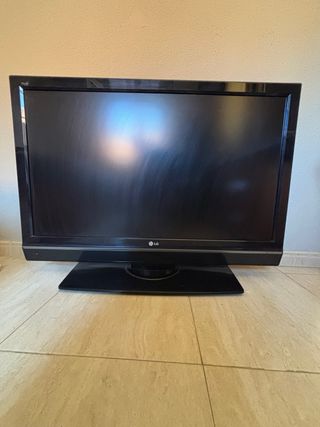 Lote Gaming: 2 Monitores, Tv, Teclado,Ratón, mando