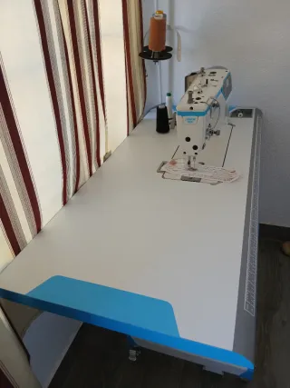 Máquina de coser industrial