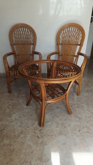 Juego de 2 sillones y mesa