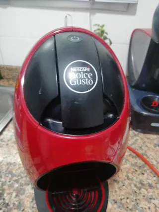 Cafetera Nescafé Dolce Gusto Roja