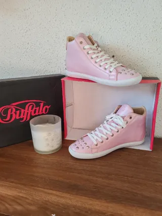 Zapatillas Buffalo rosas con tachuelas