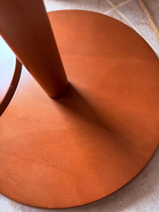 Tavoli rotondi in vetro e legno