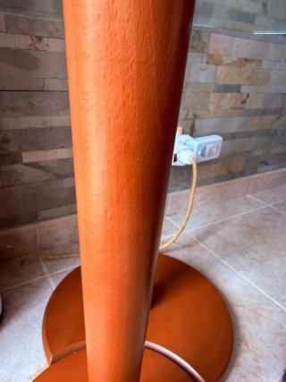 Tavoli rotondi in vetro e legno
