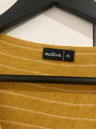 Camiseta sin mangas tono mostaza