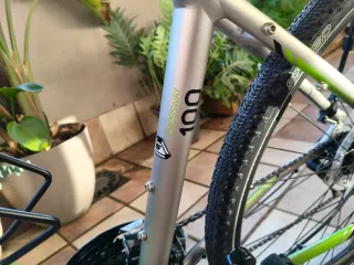 Bicicleta MERIDA Crossway 100 + Accesorios