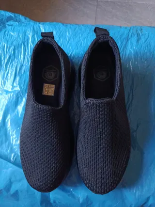 Zapatillas negras de malla