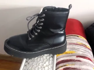 Botas de cuero negras