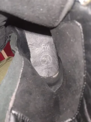 Botas de cuero negras