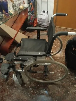 Silla de ruedas plegable