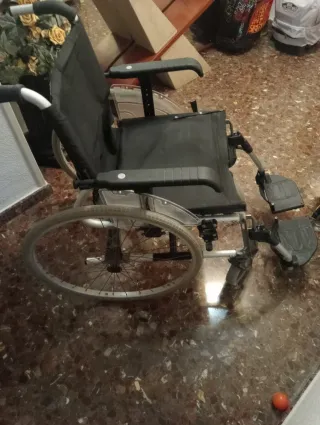 Silla de ruedas plegable