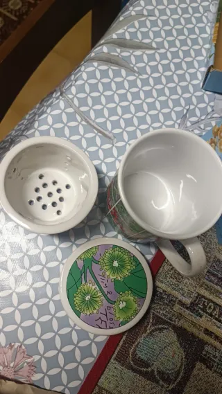 Tazza da tè in porcellana con coperchio