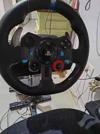 Volante Logitech con Pedales y Palanca