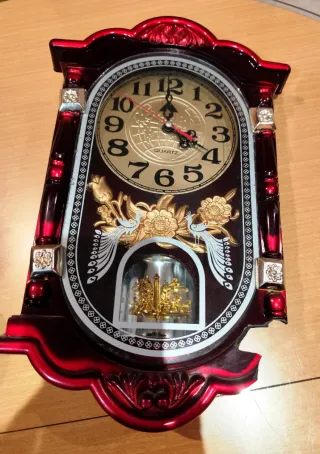 Reloj de Pared Decorativo Rojo y Dorado