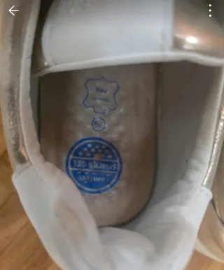 Deportivas doradas mujer