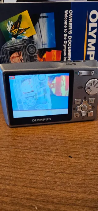 Olympus mju 700 All-Weather Cámara Digital