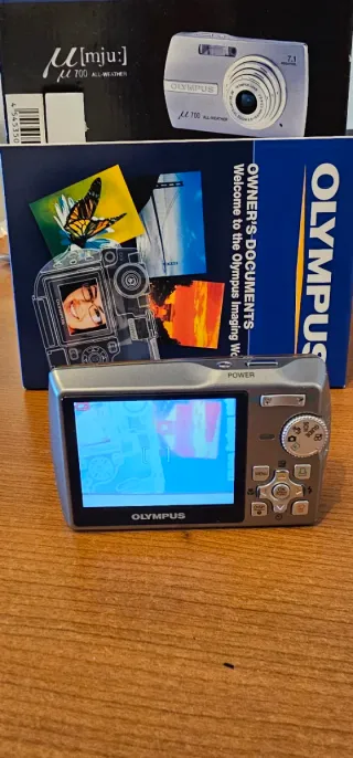 Olympus mju 700 All-Weather Cámara Digital