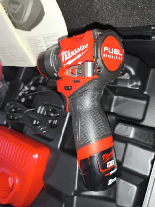 Taladro Percutor Milwaukee M12 FPD2 45 Nm