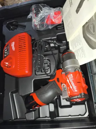 Taladro Percutor Milwaukee M12 FPD2 45 Nm