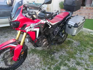 Honda Africa Twin DCT Adventure Roja y Negra