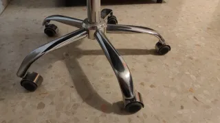 Silla de oficina negra