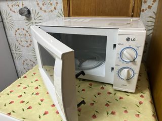 Microondas y lavavajillas Beko