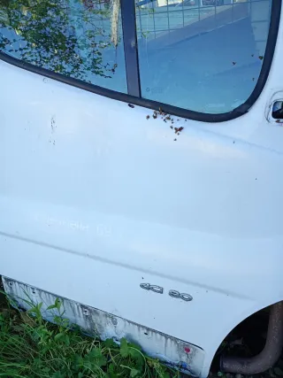 Puerta Delantera Derecha Blanca vivaro tráfic prim
