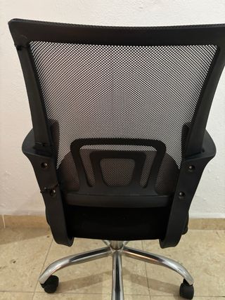 Silla de oficina ergonómica negra