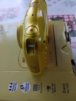 Cámara Nikon Coolpix S33 Amarilla