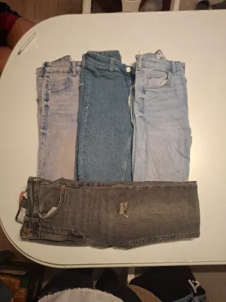 Pantalones vaqueros pitillo Bershka talla 32
