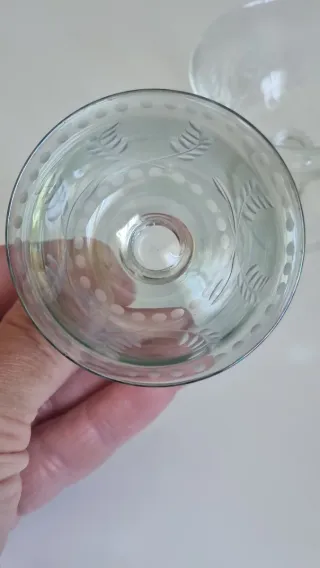 Set di 4 calici da liquore vintage intagliati