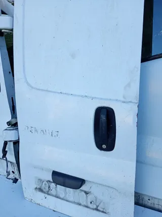 Puerta Trasera Izquierda Renault