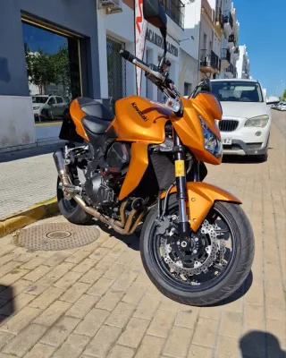 Kawasaki Naranja Naked