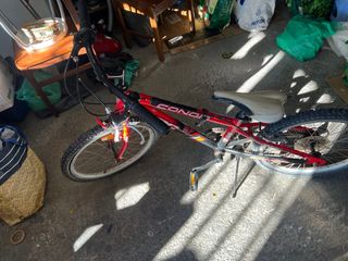 Bicicleta roja infantil medium