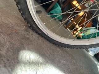 Bicicleta roja infantil medium