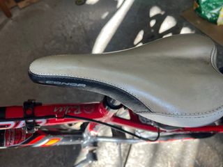 Bicicleta roja infantil medium