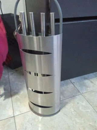 Set de herramientas para chimenea está nuevo