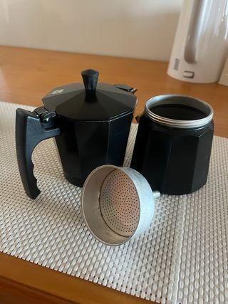 Cafetera italiana negra